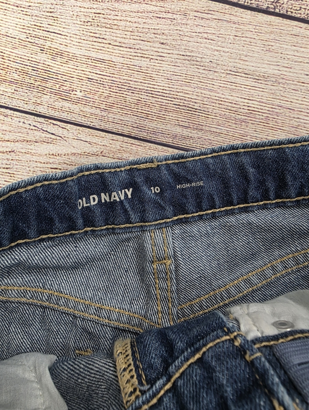 Old‎ Navy Hi Rise Denim Cutoff Shorts with Heart Embroidery Size 10 - Picture 4 of 5